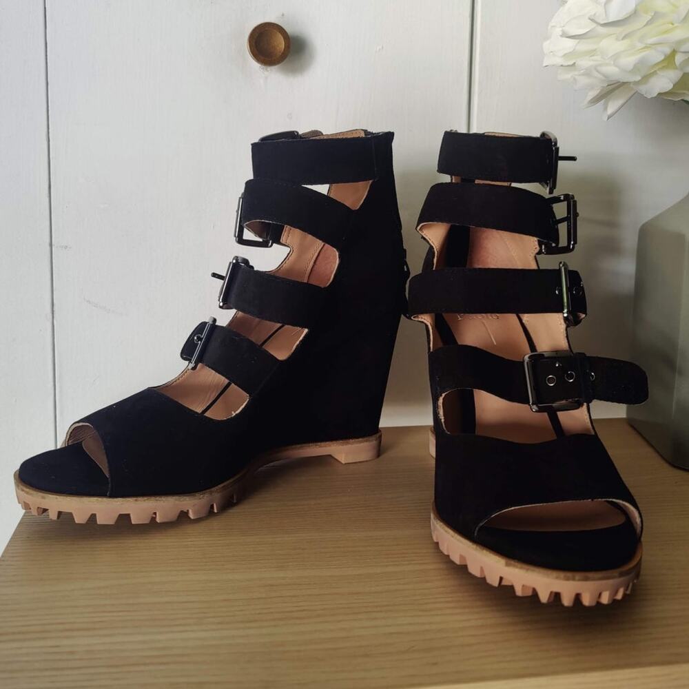 Linea Paolo Wisteria Black Wedges Size 10